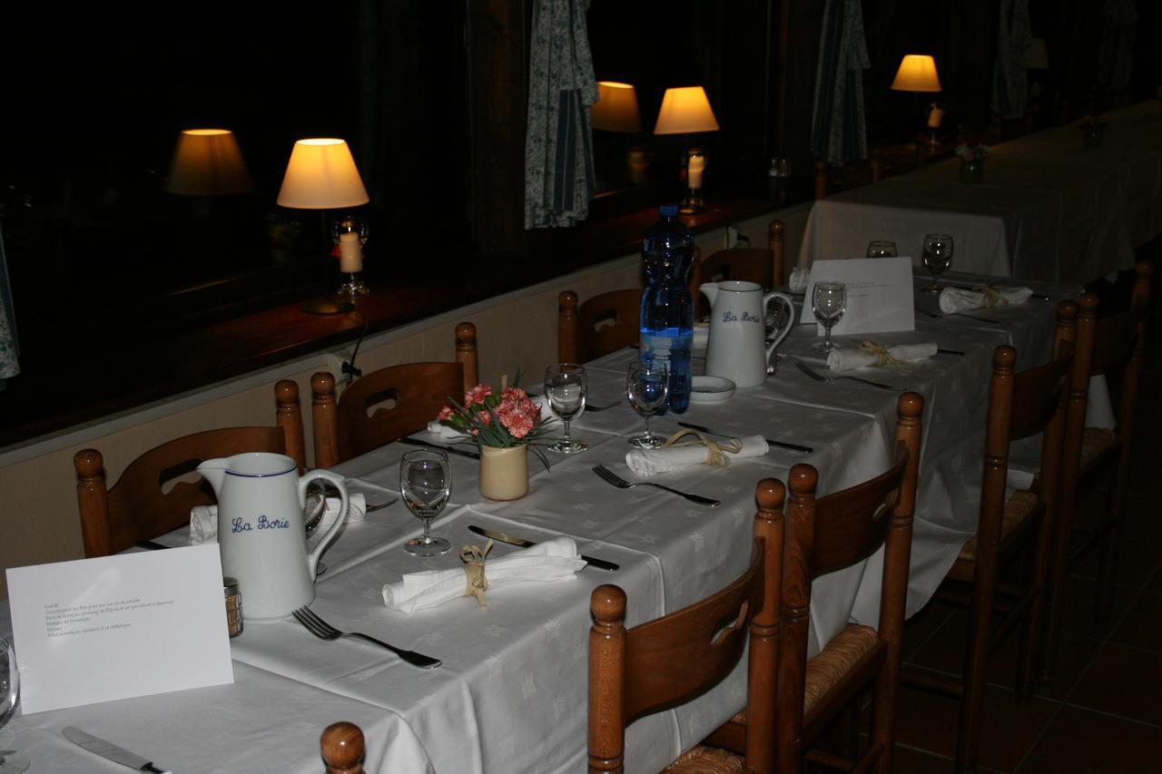 Auberge La Borie Nantes Ruang foto